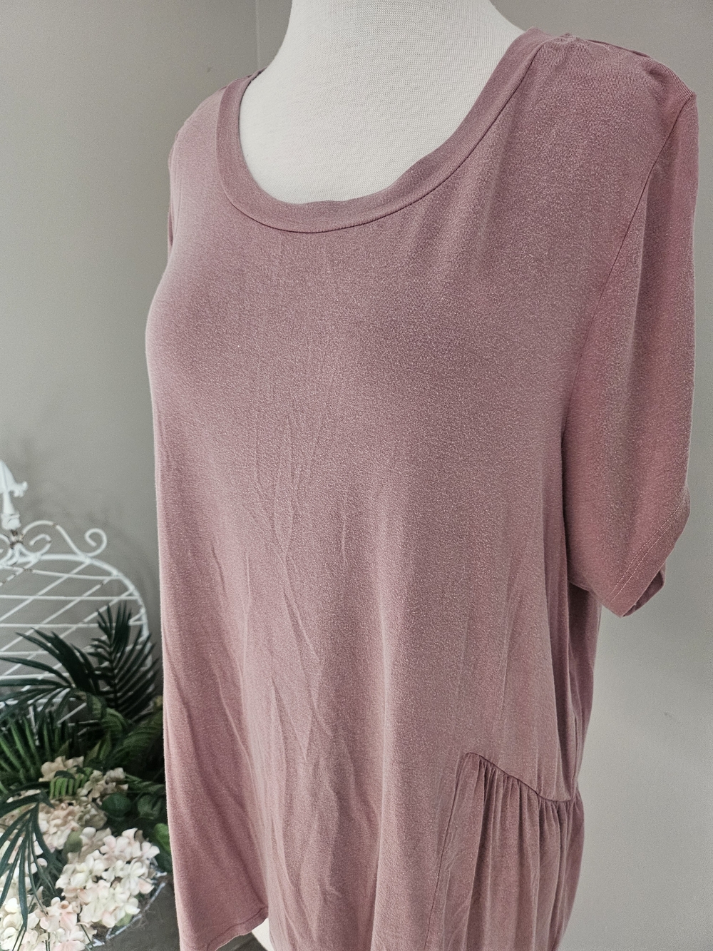 Wonderly Scoop Neck Short Sleeve Top in Dusty Rose